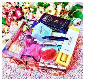 Pandollar's Scoop(offer eyeshadow palette, lipstick, lipplumper, lipgloss, mascara, concealer, foundation, powder, press-on nails, magntic lashes,liquid eyeshadow,cosmetics bag,blush.,)