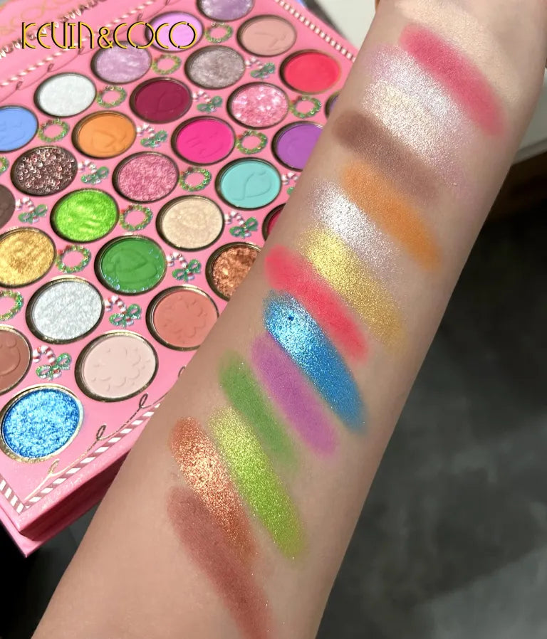KEVIN&COCO 70colour Snowy christmas eyeshadow palette Hongxuan Cosmetics