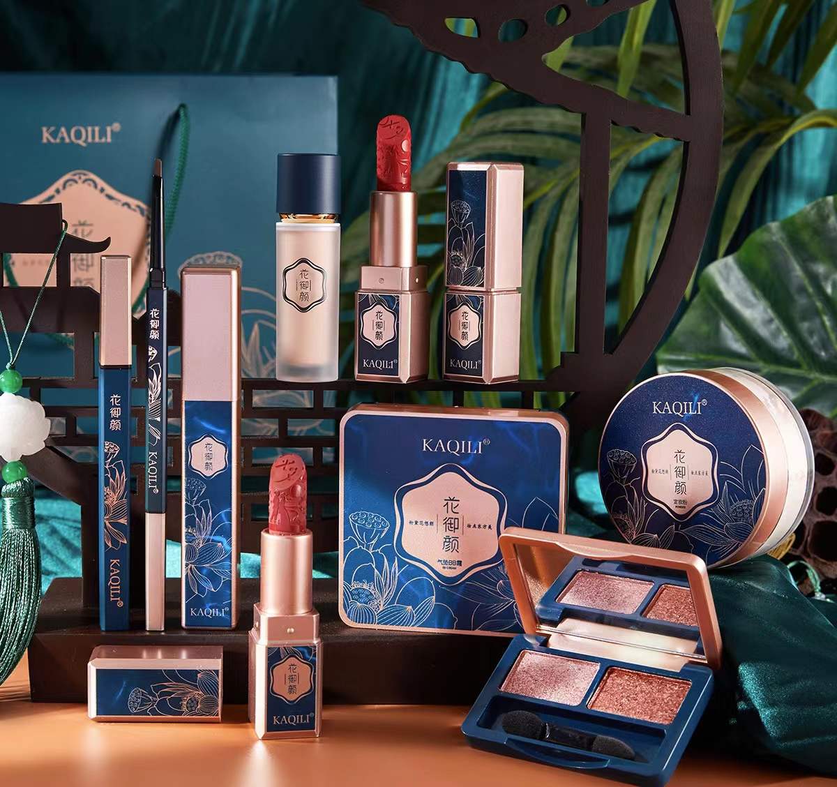 Carved Royal Makeup Set-10pcs